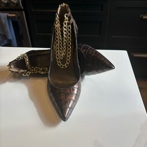 Stuart Weitzman Leather Croc Effect Chain Pumps